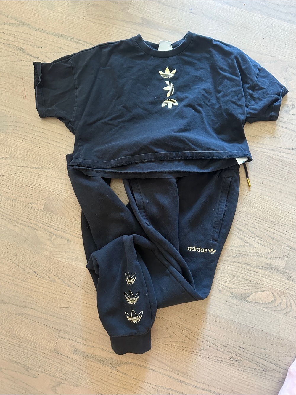 adidas Black tshirt & Joggers Set with Gold Trefoil
